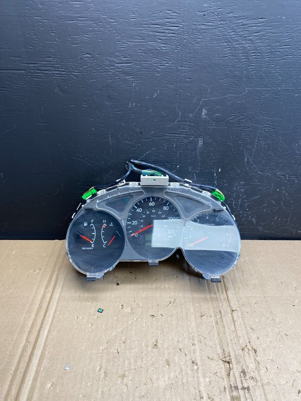 2004 Subaru Forester Speedometer Instrument Cluster Gauges AB8977 DG