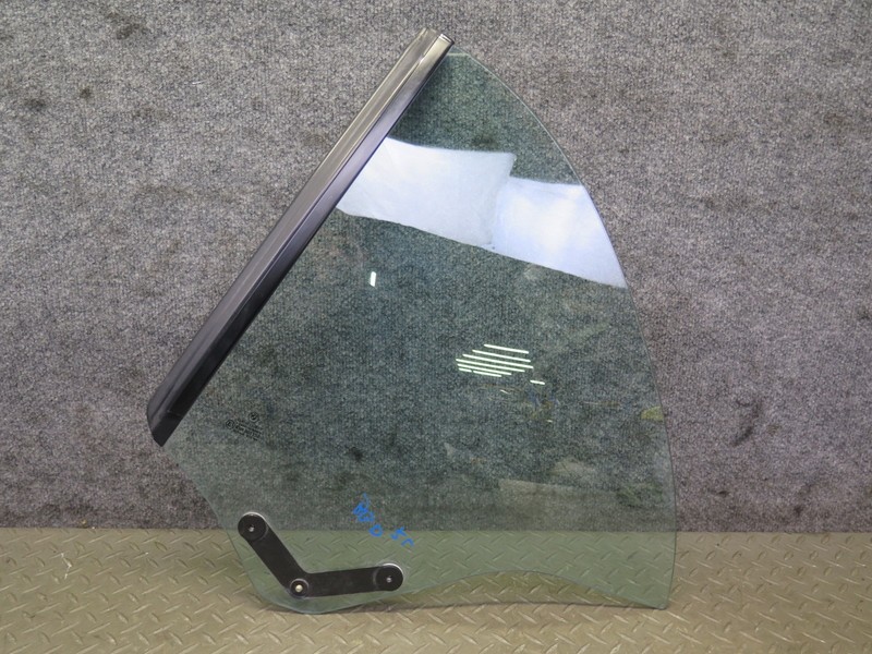 2001-2006 BMW E46 M3 CONVERTIBLE REAR LEFT QUARTER GLASS WINDOW