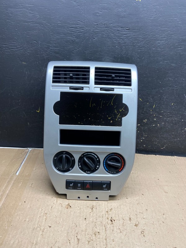 2007 to 2009 Dodge Caliber Dash Radio Center Bezel Climate Dash OEM AB5419 DG