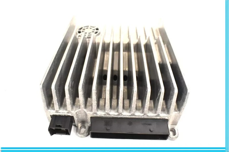 08-17 Mercedes W207 E350 SL550 CLS63 Amplifier Amp Harman/Becker 2079001300 OEM