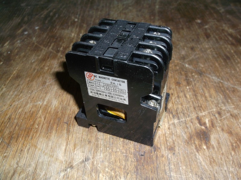 Sheng Wei AC Magnetic Contactor Type EA-15 200V Coil *FREE SHIPPING*