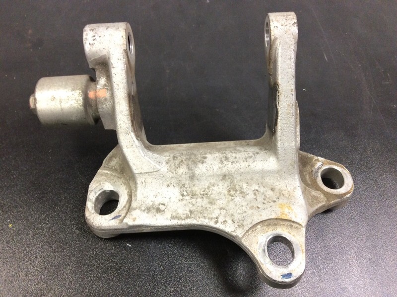 05 06 Acura RSX BASE AT Left Front Top Transmission Upper Mounting Bracket OEM