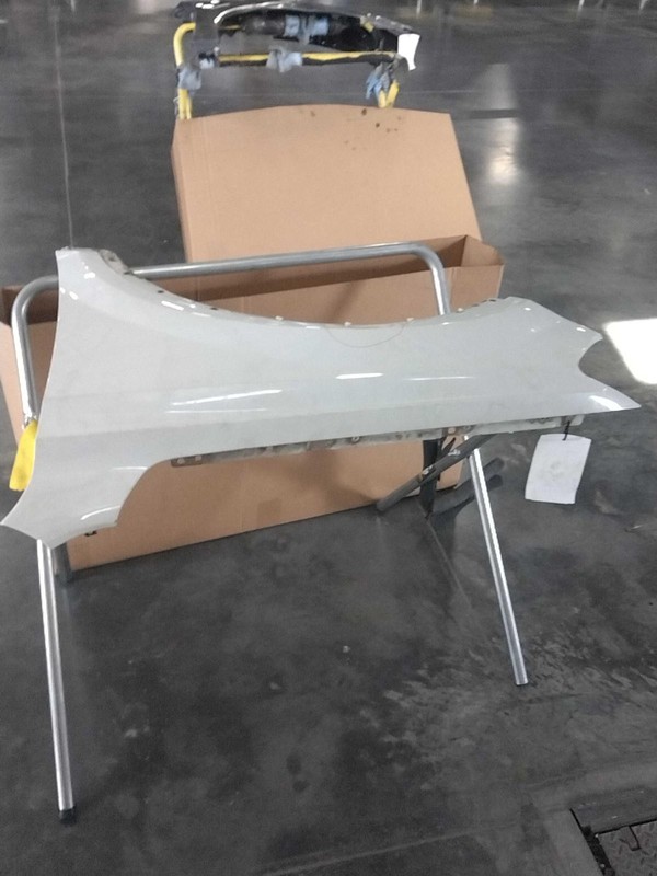 Audi Q7 2018 Left Fender WHITE 334375 9773