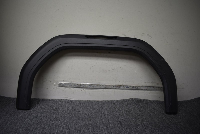 GM FENDER FLARE RIGHT SIDE FACTORY OEM