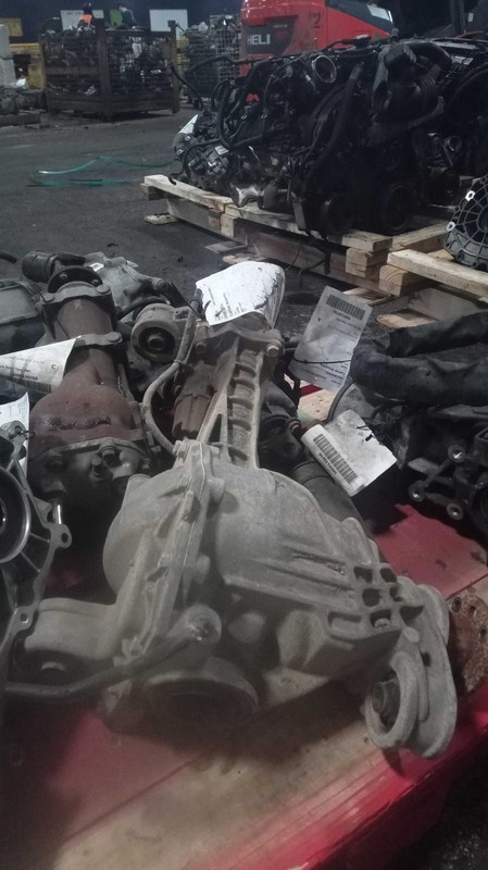 2021 Nissan Titan Differential Carrier Assembly 4WD 5.6L OEM 77K Miles