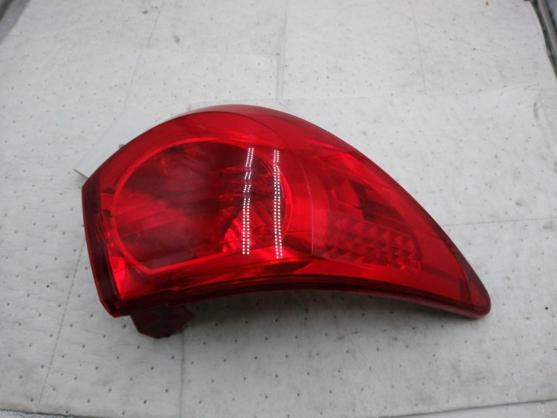 2010 Chevrolet Traverse Left Tail Light Assembly - Silver - Used - 421985