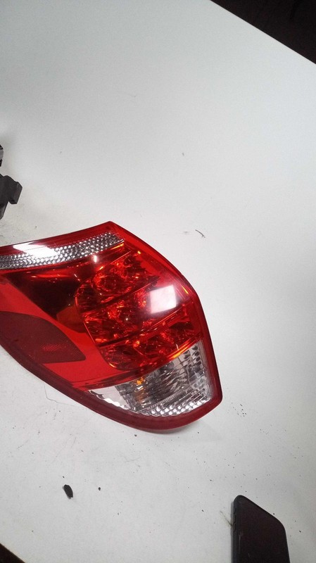 2006-2008 Toyota RAV4 Left Tail Light Assembly Red Used OEM Scratches