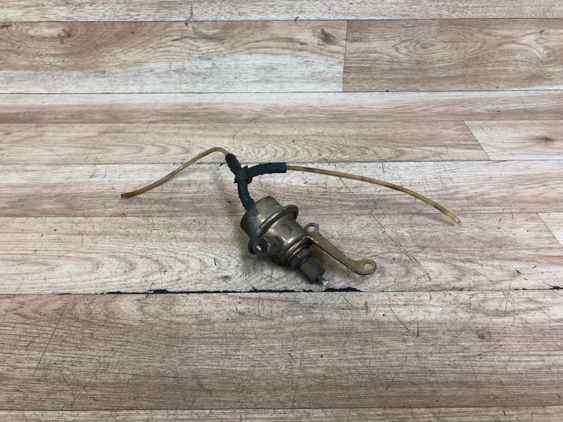 MERCEDES BENZ OEM 380SL 380SEL 500SEC 500SEL FUEL PRESSURE REGULATOR 81-85