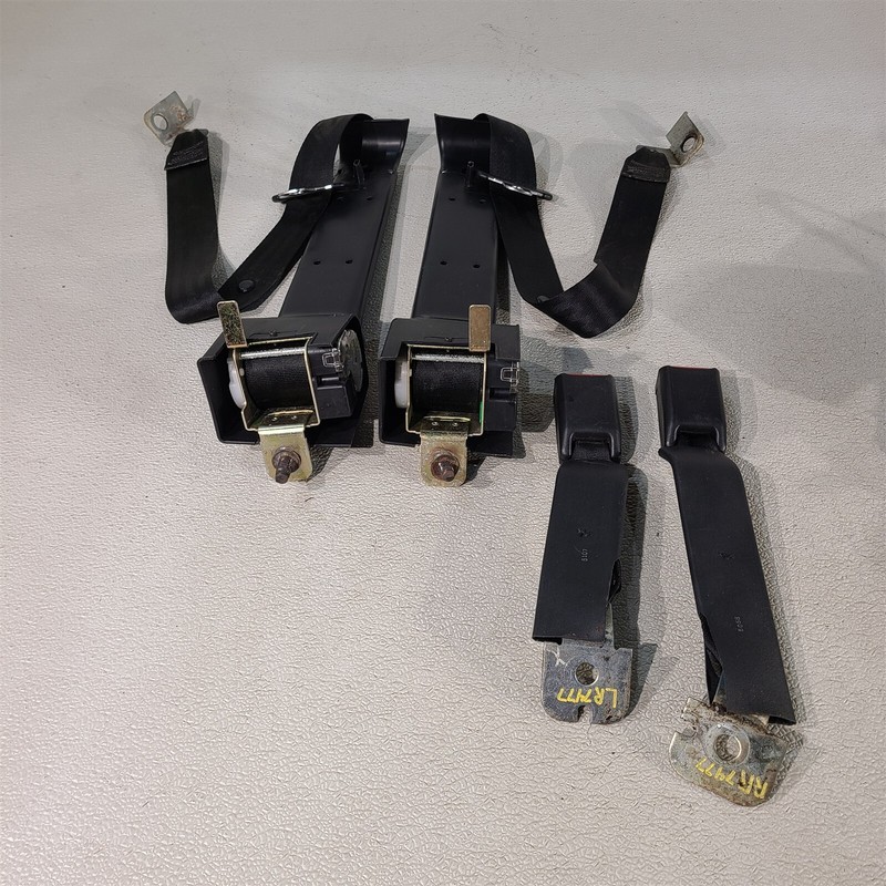 94-95 Mustang Convertible Rear Seat Belt Retractors & Latches Lh Rh Set Aa7477