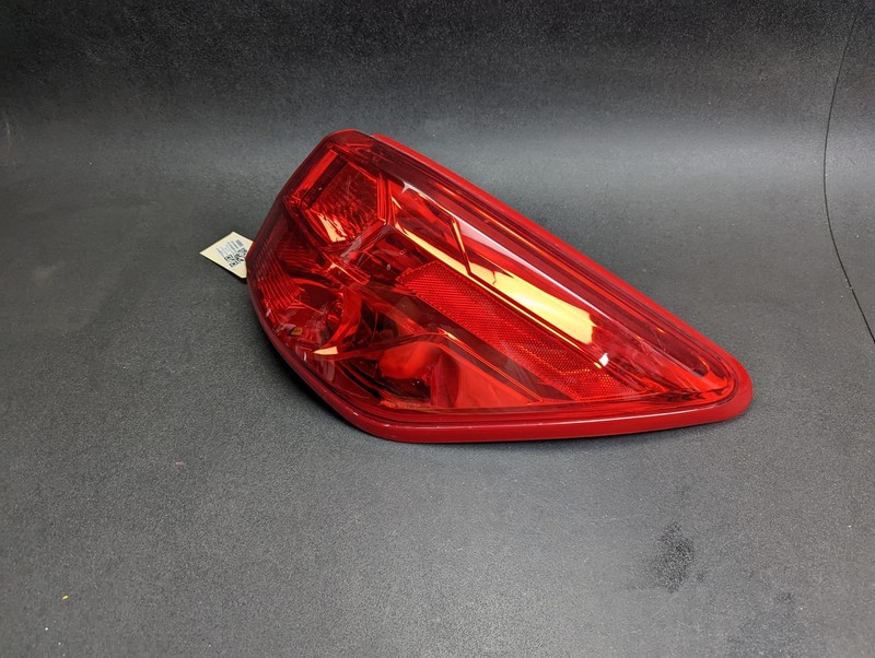 Rear Right Outer Tail Light Lamp 2018 Nissan Pathfinder 26550-9PF0A 2016 - 2020