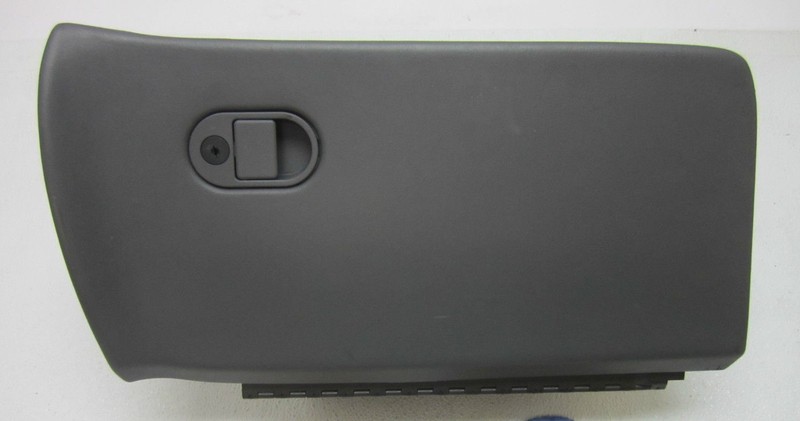 98 99 00 01 02 INTRIGUE INTERIOR GLOVE BOX DOOR PANEL DASH GRAY GM 10269432 USED