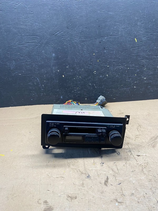 1989 Chrysler Fifth Avenue Radio AM/FM Cassette Player N7474 DG