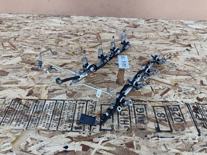 FORD MUSTANG GT 2018-2023 OEM ENGINE MOTOR FUEL INJECTION RAIL ASSEMBLY 5.0L