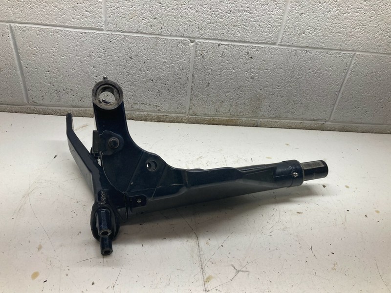 U489-05 Johnson Evinrude Outboard Swivel Bracket Mounts 40 50 HP Swivel Pin