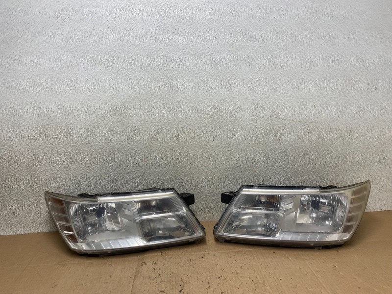 2009 to 2017 Dodge Journey Headlights Left+Right Set Halogen W0955 DW