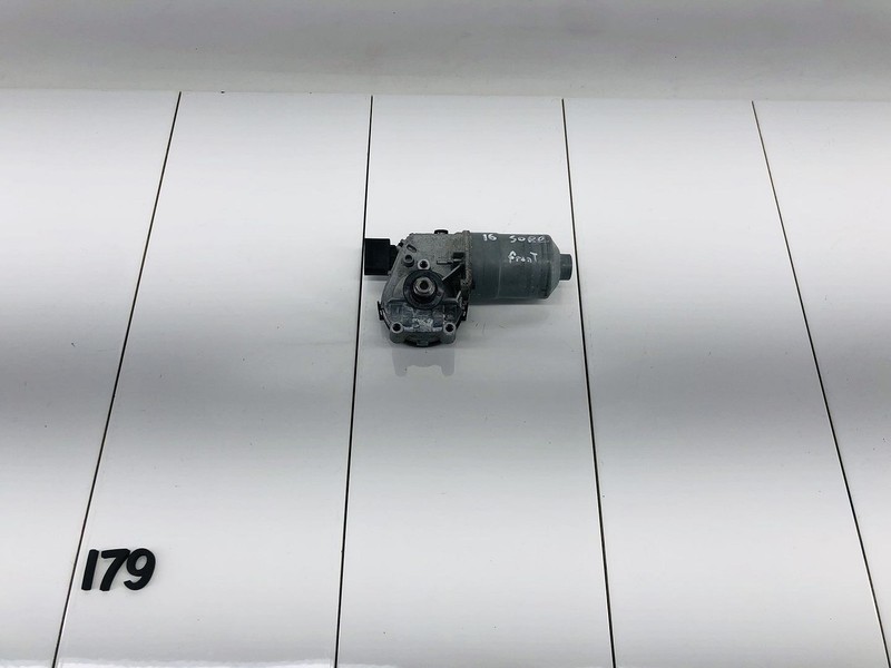 16-18 KIA SORENTO FRONT WINDSHIELD WIPER WASHER TRANSMISSION MOTOR OEM