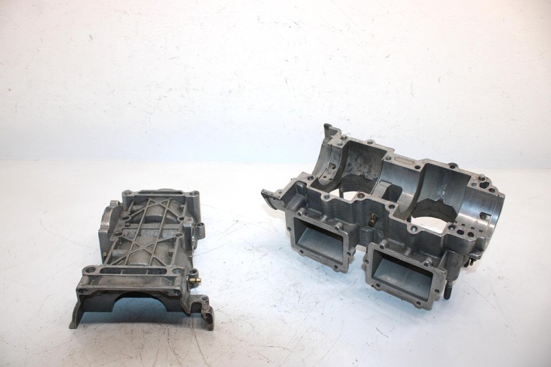 00 Polaris Xc Sp 600 Oem Crankcase TWN W/Studs 2201556 2201697 SP140