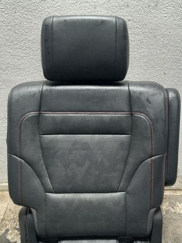 23 24 TOYOTA SEQUOIA REAR PASSENGER RIGHT CAPTAIN SEAT BLK&RED-EB21 LEATHER