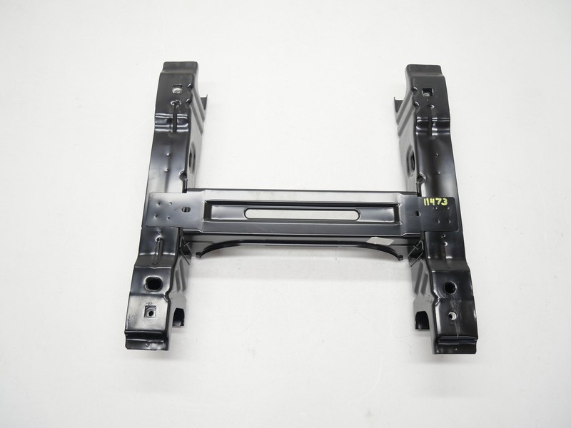 2020 Alfa Romeo Stelvio Front Passenger Seat Lower Support Mount Bracket RH OEM