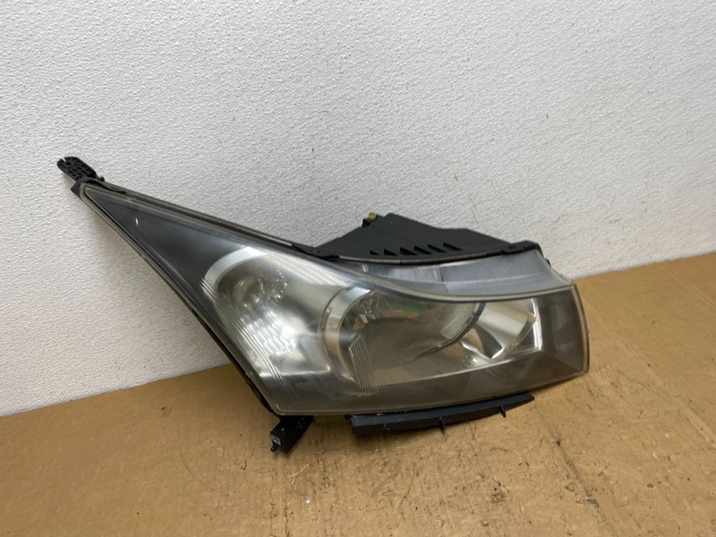 2011 to 2015 Chevrolet Cruze Halogen Right Passenger Rh Headlight Oem AD0548 DW