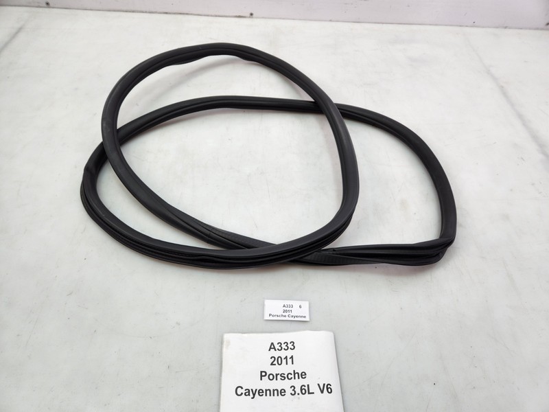 ✅11-18 OEM Porsche Cayenne 958 Rear Left Driver Side Door Weather Strip Seal