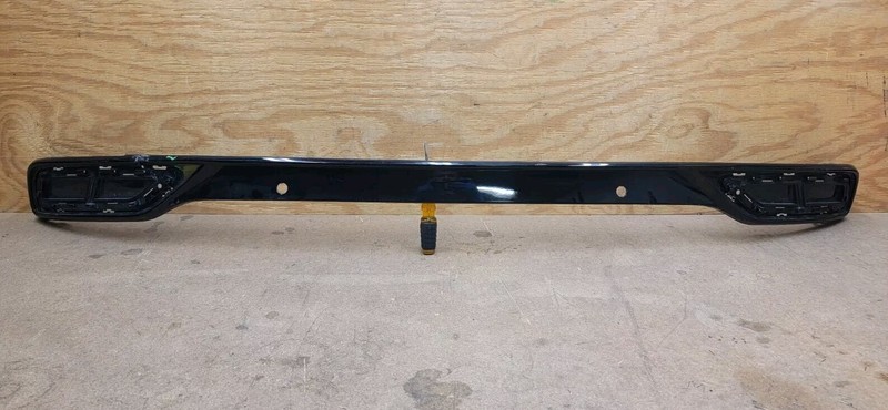 2022 2023 VOLKSWAGEN TIGUAN R-Line REAR CENTER TRIM COVER OEM "DAMAGED"