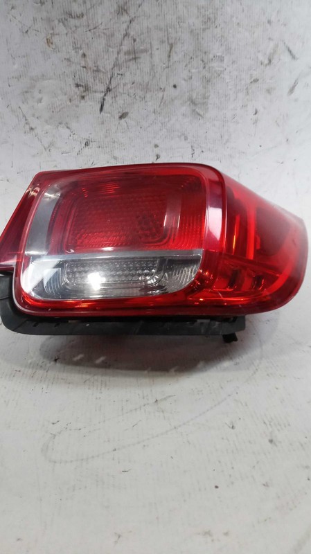 2013 Chevrolet Malibu Right Tail Light Assembly White 462264 Used 110k Mi