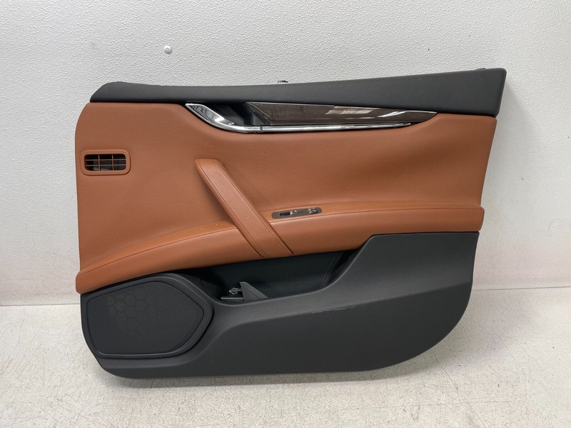 2014-2017 Maserati Quattroporte S Front Right Pass Interior Door Panel 1359 OEM