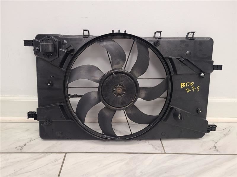 Radiator Fan Motor Fan Assembly Fits 12-17 VERANO 576812