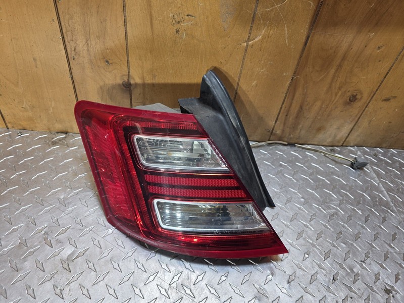 2013-2019 Ford Taurus Rear Driver Left Tail Light Tail Lamp Oem LH
