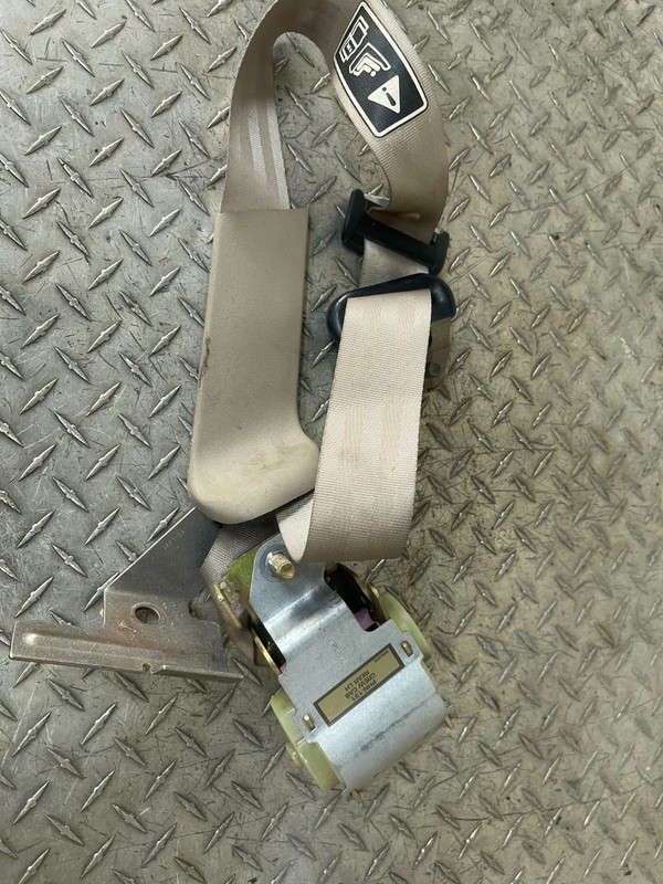 99-04 Ford F250 F350 Extended Cab LH Left Driver Rear Seat Belt Seatbelt Tan