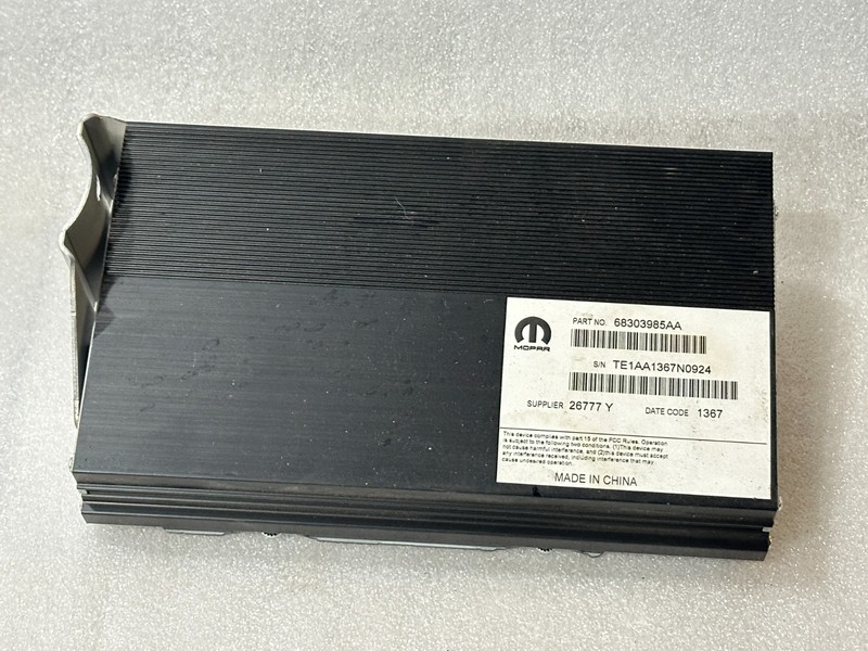 17 DODGE RAM 1500 CREW CAB RADIO AUDIO AMPLIFIER 68303985AA