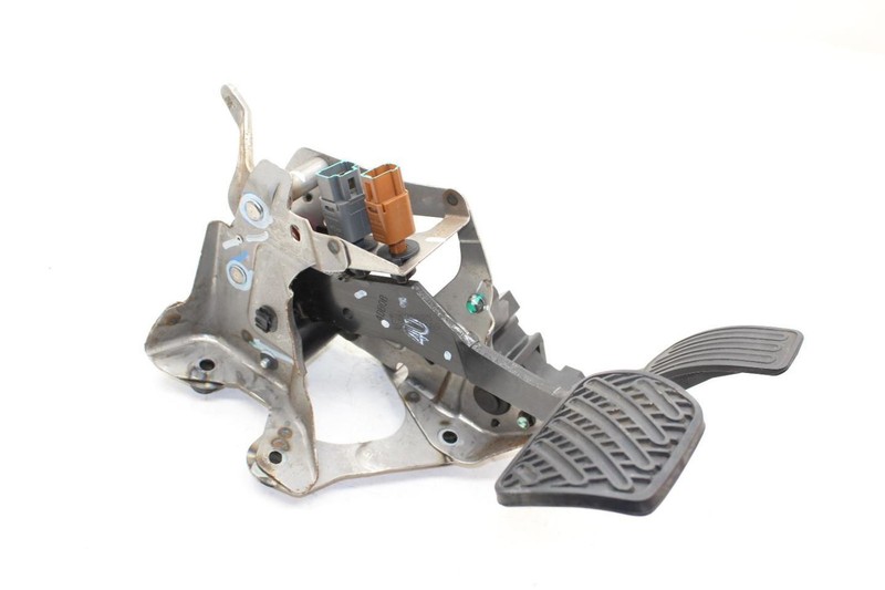 Accelerator and Brake Pedal Fits 13-17 LEAF 180023RA0A
