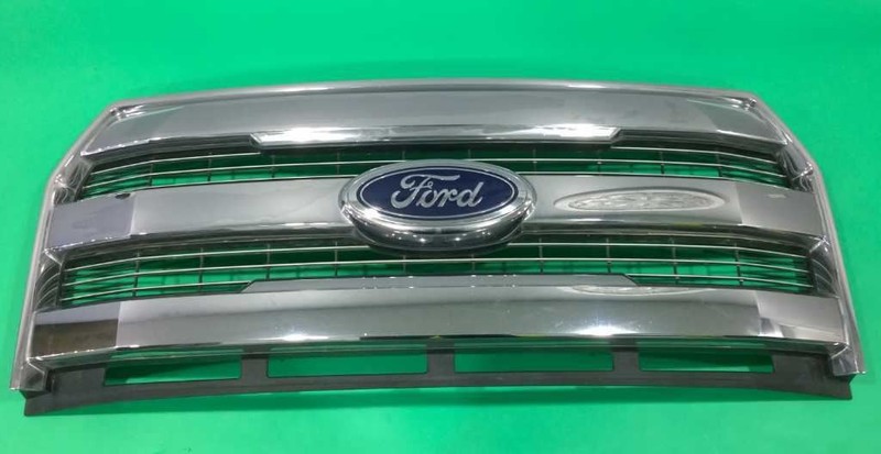 15 16 17 FORD F150 LARIAT 4DR CREW FRONT CENTER CHROME GRILLE 2670-190