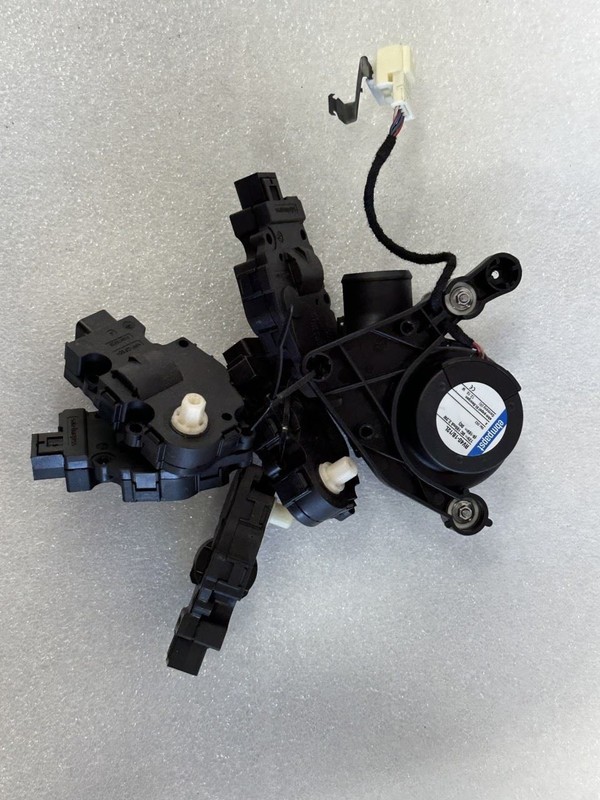 2010 2011 2012 2013 MERCEDES E350 W212 DASH BLOWER MOTOR 5 HVAC VENT ACTUATORS