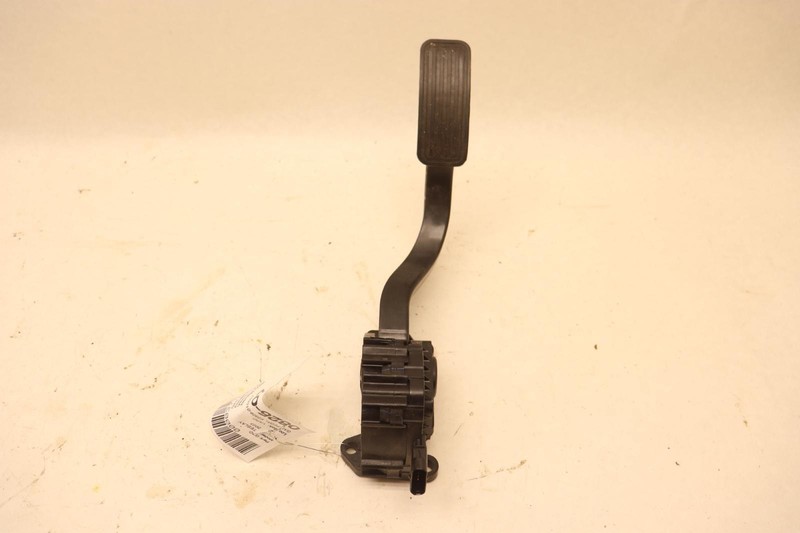 2020-2023 TESLA MODEL Y GAS THROTTLE ACCELERATOR PEDAL OEM