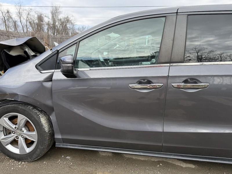 2018-2024 Honda Odyssey Left Driver Side Front Door Gray