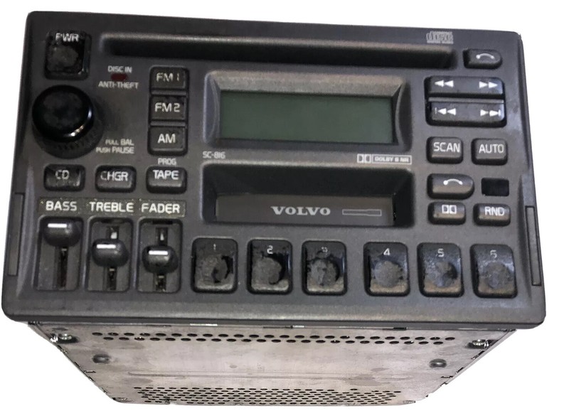 QA20267 1998-2000 VOLVO S70 AM FM RADIO CD CASSETTE STEREO PLAYER 3533771OEM