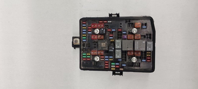 20 CHEVROLET SILVERADO 3500 Engine Fuse Box OEM Guaranteed!