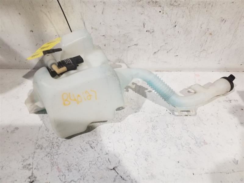 Wash Reservoir Flexible Neck Fits 10-17 EQUINOX 3231015