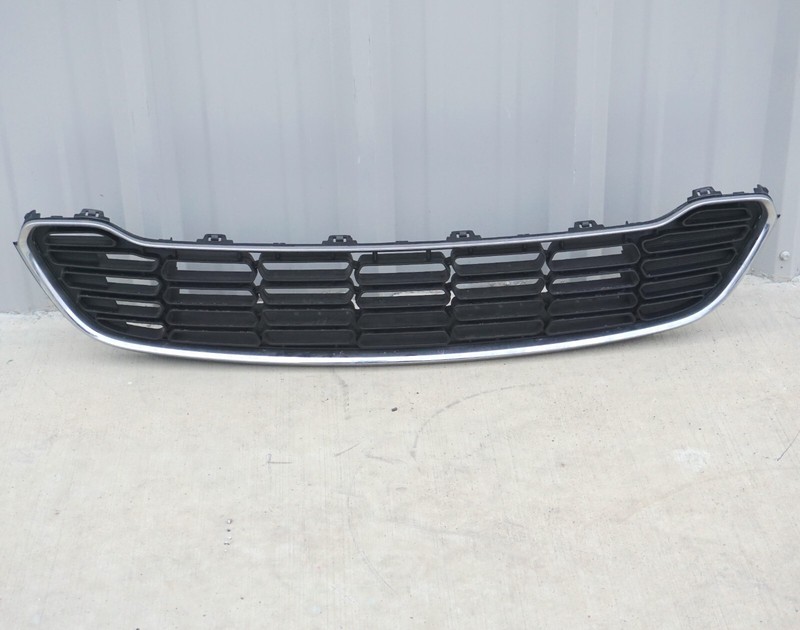 2011 - 2016 Mini Cooper Countryman S Front Radiator Upper Grille 9807476 OEM