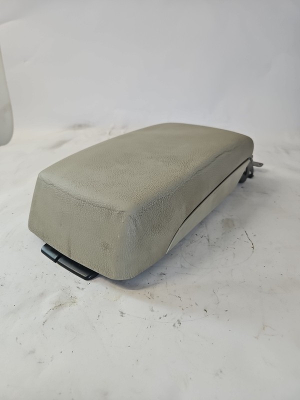 2010-2014 SUBARU LEGACY OUTBACK ARMREST Center Console IVORY LEATHER OEM