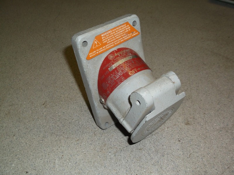 Appleton EFSR20232M Model B 20A 2HP 250VAC Receptacle *FREE SHIPPING*
