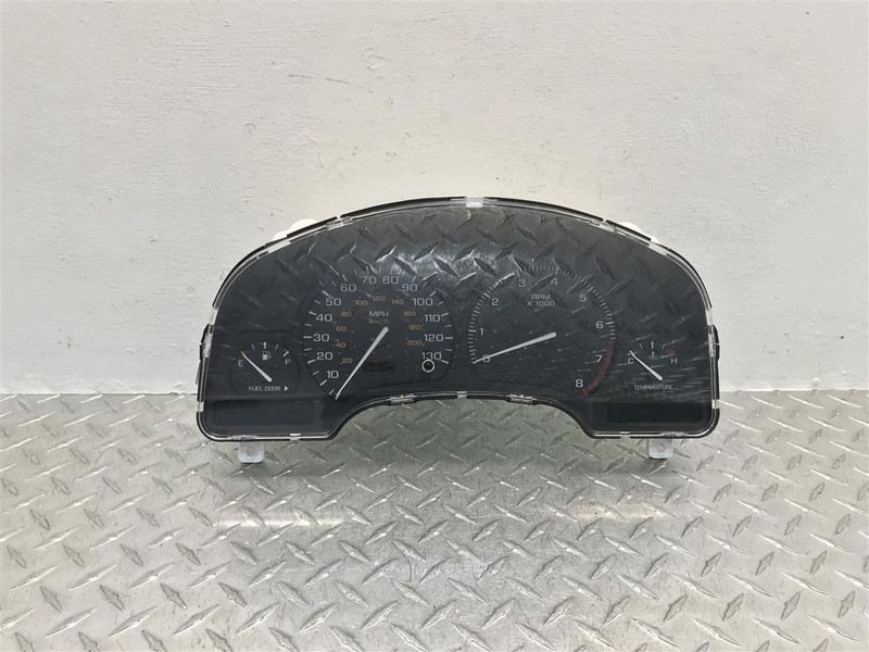02 03 2.2L SATURN VUE SPEEDOMETER HEAD CLUSTER 110K MILES OEM 22688555