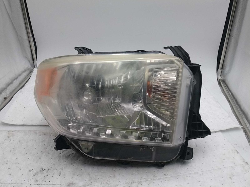 2016 Toyota Tundra Right Headlight Assembly Grey OEM 31818 Used 130K Miles