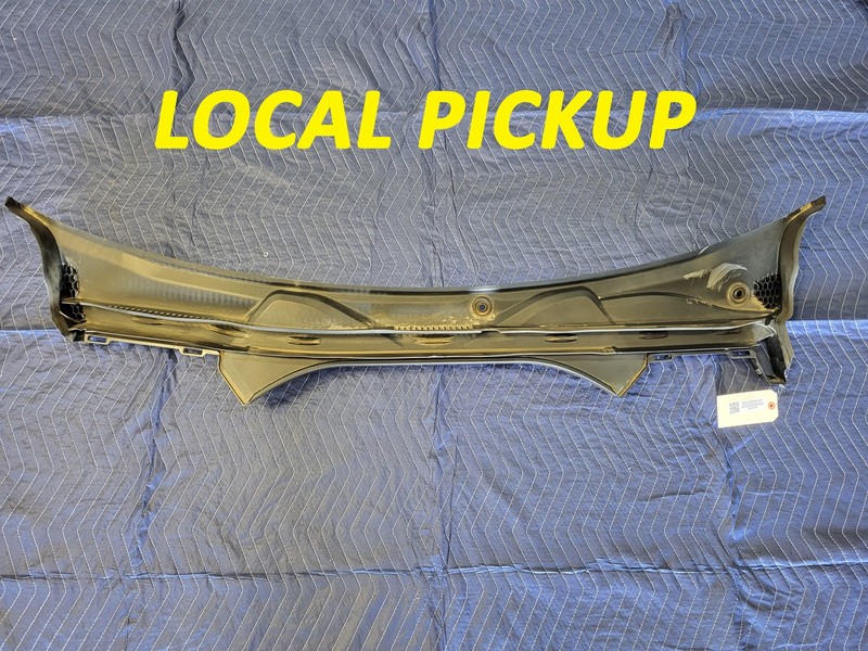 Used Oem BMW Windshield Cowl Vent Grille Panel for 2023-2025 430Xi Gran Coupe
