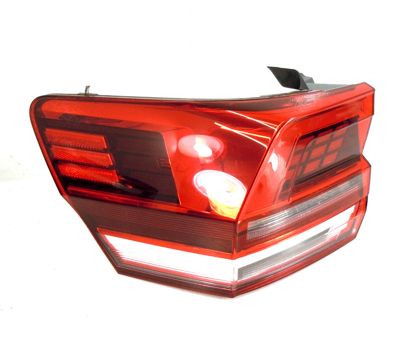 2018-2020 Volkswagen Atlas LED Quarter Panel Mounted Tail Light Driver Left OEM