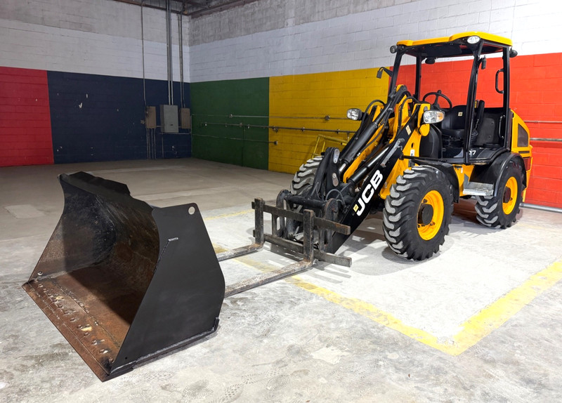 2020 JCB 407 T4 WHEEL LOADER 4WD | LOW HOURS | BOBCAT STYLE COUPLER Forks Bucket
