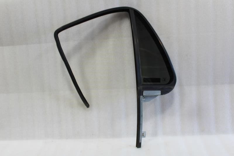 1996 CHEVROLET BLAZER LEFT DRIVER SIDE REAR DOOR VENT GLASS WINDOW + MOLDING