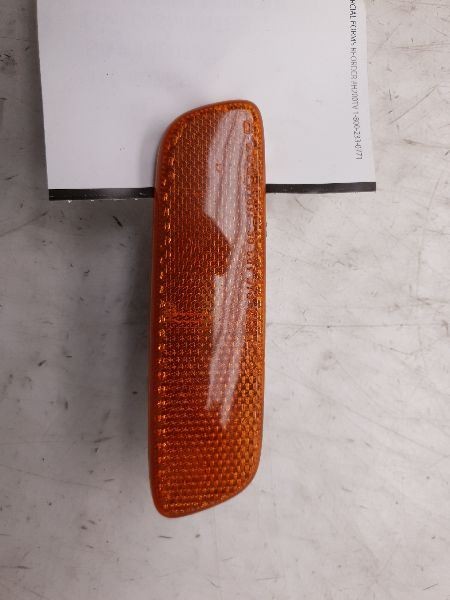 Passenger Parking Light Side Marker Fits 01-05 LEXUS IS300 81730-30110